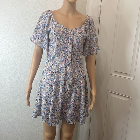 Sienna Sky Dress Size Small Sweet Heart Neck Short Sleeve Floral Mini Blue Pink - Picture 2 of 12